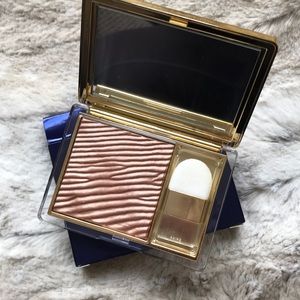 Estée Launder Illuminating Powder